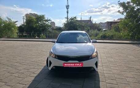 KIA Rio IV, 2021 год, 1 200 000 рублей, 1 фотография