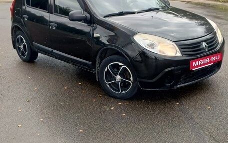 Renault Sandero I, 2012 год, 380 000 рублей, 3 фотография