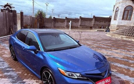 Toyota Camry, 2017 год, 1 699 000 рублей, 6 фотография