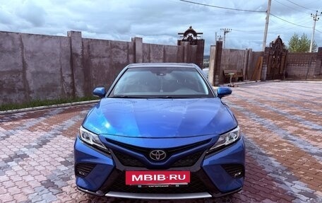 Toyota Camry, 2017 год, 1 699 000 рублей, 3 фотография