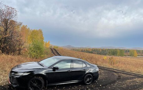 Toyota Camry, 2021 год, 2 650 000 рублей, 2 фотография