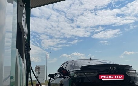 Toyota Camry, 2021 год, 2 650 000 рублей, 3 фотография