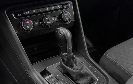Volkswagen Tiguan II, 2018 год, 1 849 900 рублей, 10 фотография