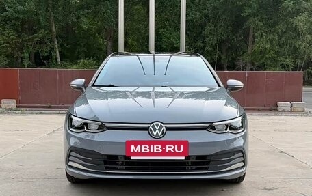 Volkswagen Golf VIII, 2022 год, 1 970 000 рублей, 2 фотография