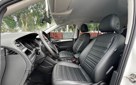 Volkswagen Touran III, 2021 год, 1 570 000 рублей, 7 фотография