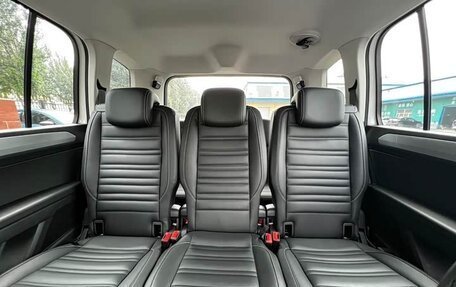 Volkswagen Touran III, 2021 год, 1 570 000 рублей, 9 фотография