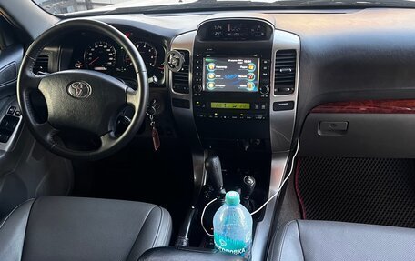 Toyota Land Cruiser Prado 120 рестайлинг, 2005 год, 1 930 000 рублей, 31 фотография