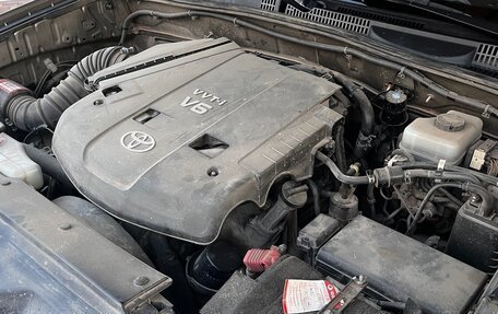 Toyota Land Cruiser Prado 120 рестайлинг, 2005 год, 1 930 000 рублей, 36 фотография