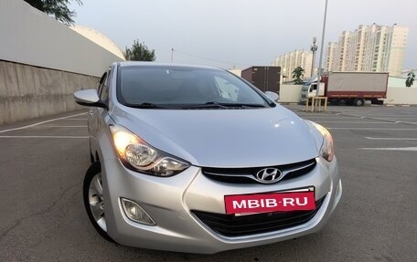 Hyundai Avante, 2011 год, 870 000 рублей, 2 фотография