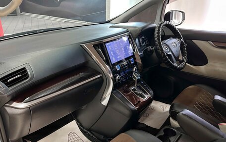 Toyota Alphard III, 2017 год, 3 400 000 рублей, 10 фотография