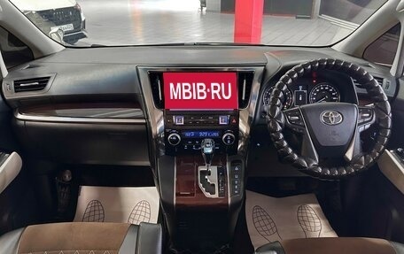 Toyota Alphard III, 2017 год, 3 400 000 рублей, 28 фотография
