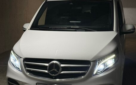 Mercedes-Benz V-Класс, 2019 год, 5 500 000 рублей, 3 фотография
