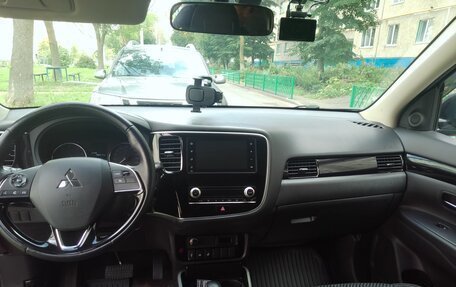 Mitsubishi Outlander III рестайлинг 3, 2020 год, 2 290 000 рублей, 7 фотография