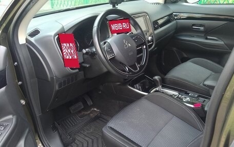 Mitsubishi Outlander III рестайлинг 3, 2020 год, 2 290 000 рублей, 5 фотография