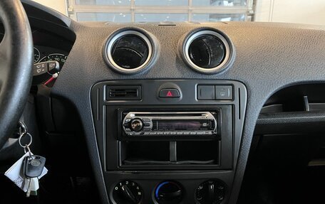Ford Fusion I, 2006 год, 280 000 рублей, 13 фотография