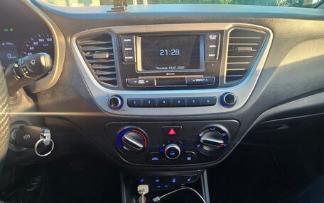 Hyundai Solaris II рестайлинг, 2017 год, 720 000 рублей, 10 фотография