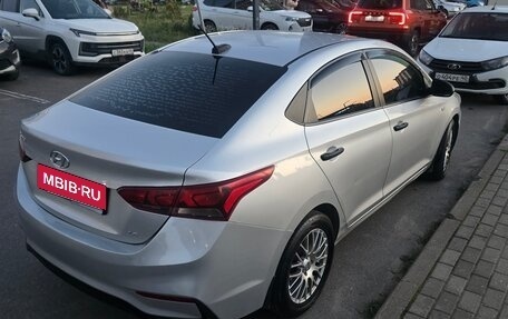 Hyundai Solaris II рестайлинг, 2017 год, 720 000 рублей, 5 фотография
