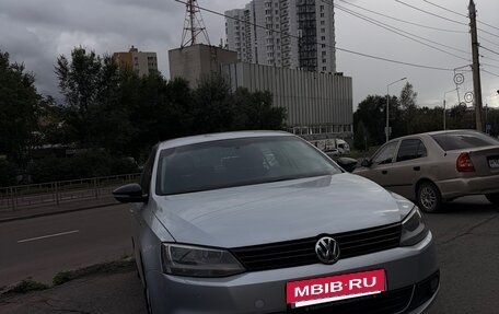 Volkswagen Jetta VI, 2013 год, 1 250 000 рублей, 3 фотография