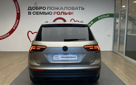 Volkswagen Tiguan II, 2019 год, 2 099 000 рублей, 5 фотография