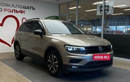 Volkswagen Tiguan II, 2019 год, 2 099 000 рублей, 3 фотография