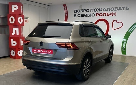 Volkswagen Tiguan II, 2019 год, 2 099 000 рублей, 4 фотография