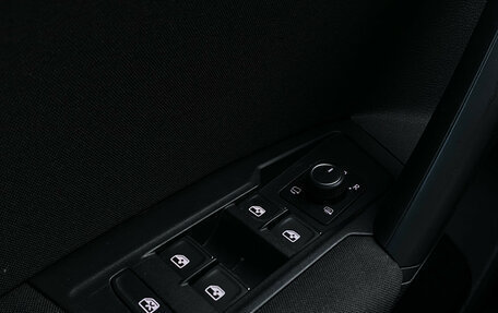Volkswagen Tiguan II, 2019 год, 2 099 000 рублей, 25 фотография