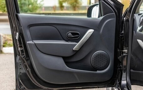 Renault Sandero II рестайлинг, 2017 год, 1 088 000 рублей, 25 фотография