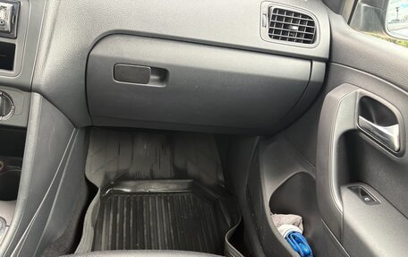Volkswagen Polo VI (EU Market), 2015 год, 946 000 рублей, 19 фотография
