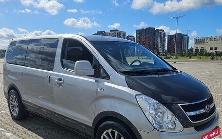 Hyundai Grand Starex Grand Starex I рестайлинг 2, 2011 год, 1 490 000 рублей, 2 фотография