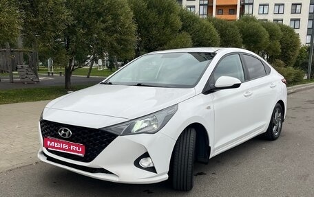 Hyundai Solaris II рестайлинг, 2021 год, 1 600 000 рублей, 1 фотография