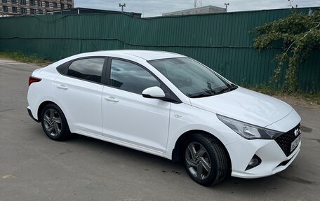 Hyundai Solaris II рестайлинг, 2021 год, 1 600 000 рублей, 16 фотография