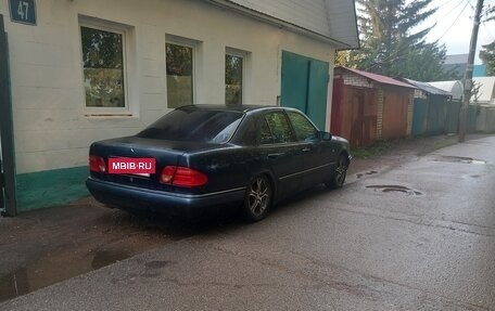 Mercedes-Benz E-Класс, 1997 год, 220 000 рублей, 3 фотография