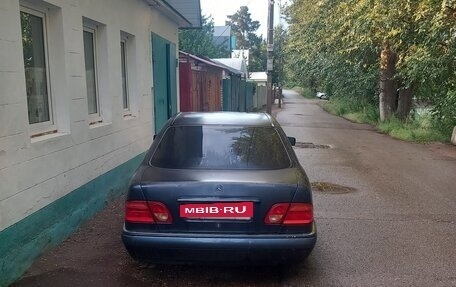 Mercedes-Benz E-Класс, 1997 год, 220 000 рублей, 4 фотография