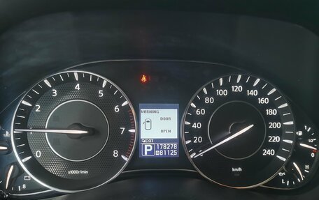 Nissan Patrol, 2010 год, 2 000 000 рублей, 13 фотография