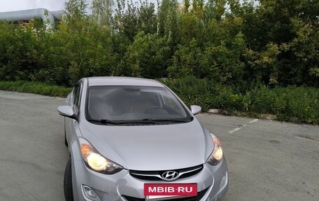 Hyundai Avante, 2012 год, 880 000 рублей, 2 фотография