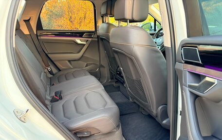 Volkswagen Touareg III, 2018 год, 4 400 000 рублей, 4 фотография