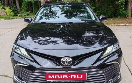 Toyota Camry, 2019 год, 2 300 000 рублей, 1 фотография