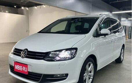 Volkswagen Sharan II, 2021 год, 1 700 000 рублей, 1 фотография