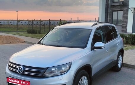 Volkswagen Tiguan I, 2011 год, 950 000 рублей, 2 фотография