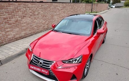Lexus IS III, 2018 год, 2 245 000 рублей, 3 фотография