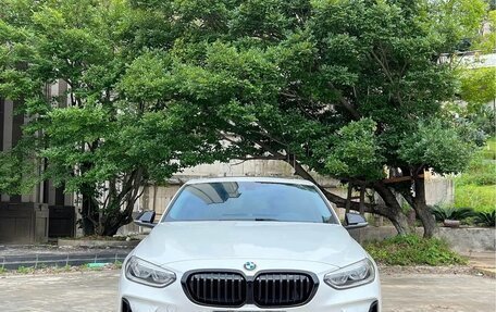 BMW 1 серия, 2023 год, 2 000 000 рублей, 2 фотография
