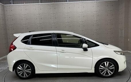 Honda Fit III, 2013 год, 900 000 рублей, 5 фотография
