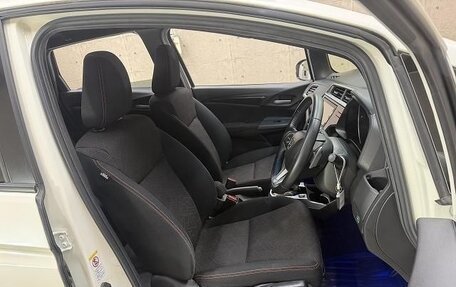 Honda Fit III, 2013 год, 900 000 рублей, 16 фотография