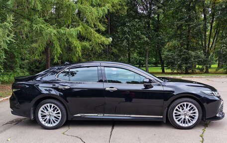 Toyota Camry, 2019 год, 2 300 000 рублей, 4 фотография