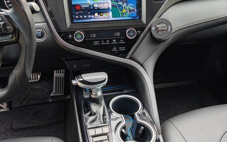Toyota Camry, 2019 год, 2 300 000 рублей, 15 фотография