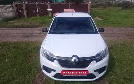 Renault Logan II, 2018 год, 680 000 рублей, 2 фотография