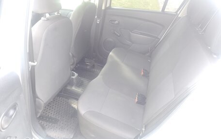 Renault Logan II, 2018 год, 680 000 рублей, 12 фотография