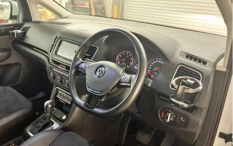 Volkswagen Sharan II, 2021 год, 1 700 000 рублей, 4 фотография