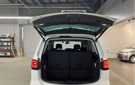 Volkswagen Sharan II, 2021 год, 1 700 000 рублей, 10 фотография