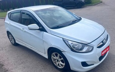 Hyundai Solaris II рестайлинг, 2012 год, 180 000 рублей, 1 фотография